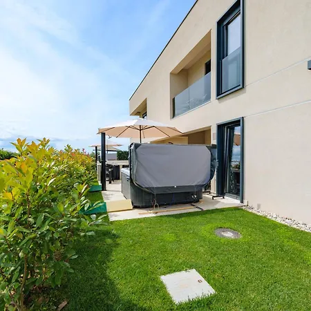Apartamento Luxury Brigitta With Whirlpool In Umag