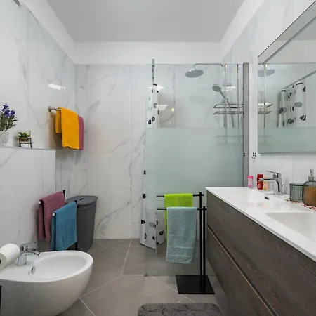 Luxury Brigitta With Whirlpool In דירה